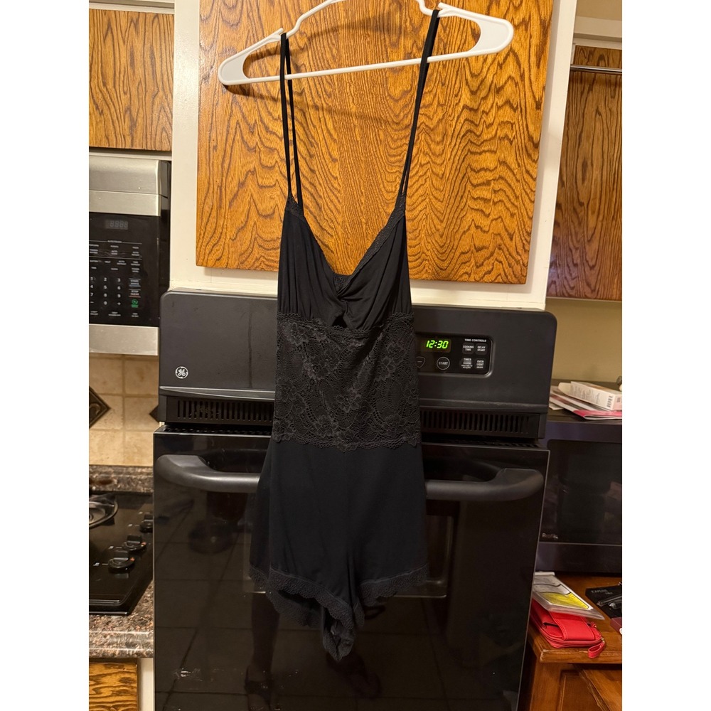Adore Me‎ Black Lace Romper Teddy Pajamas Sleeveless V-Neck Size Large